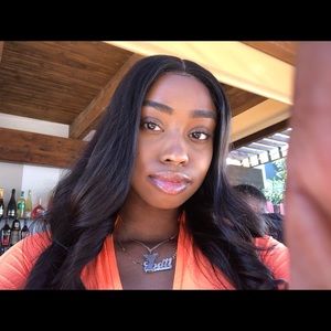 Meet your Posher, Yana